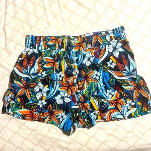 NWT mid rise short